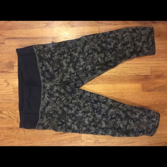 lululemon athletica Pants - Lululemon Crops Camo/Green with Pockets 8